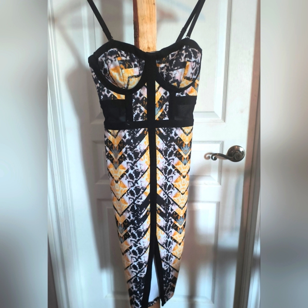 Pretty classy-sexy dress.Small size